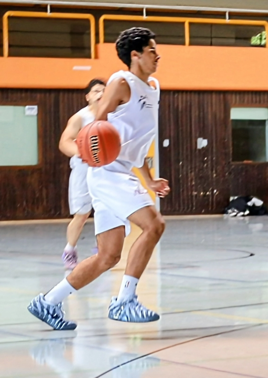 Grundschulliga Rhein-Lahn e.V. - Basketball  Sportverein - Noah mit einem perfekten Schuss.