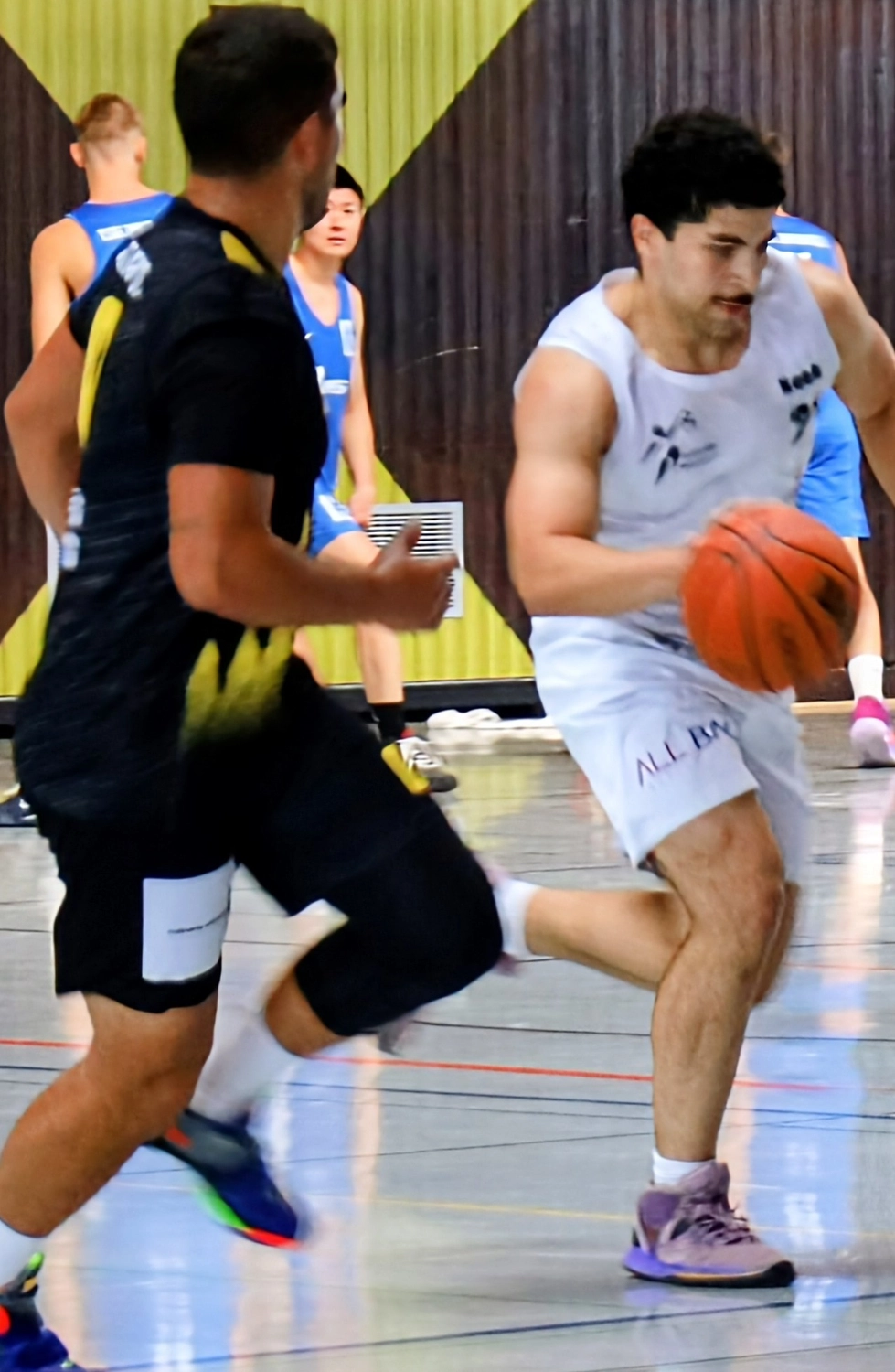 Grundschulliga Rhein-Lahn e.V. - Basketball  Sportverein - Noah mit einem perfekten Schuss.
