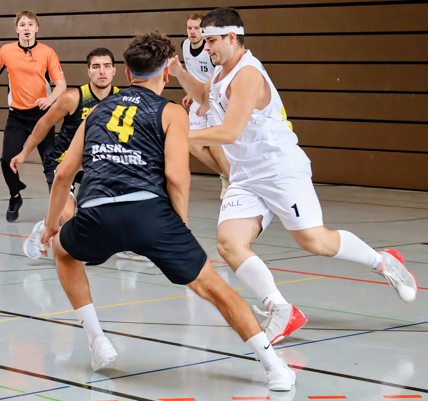 Grundschulliga Rhein-Lahn e.V. - Basketball  Sportverein - Noah mit einem perfekten Schuss.