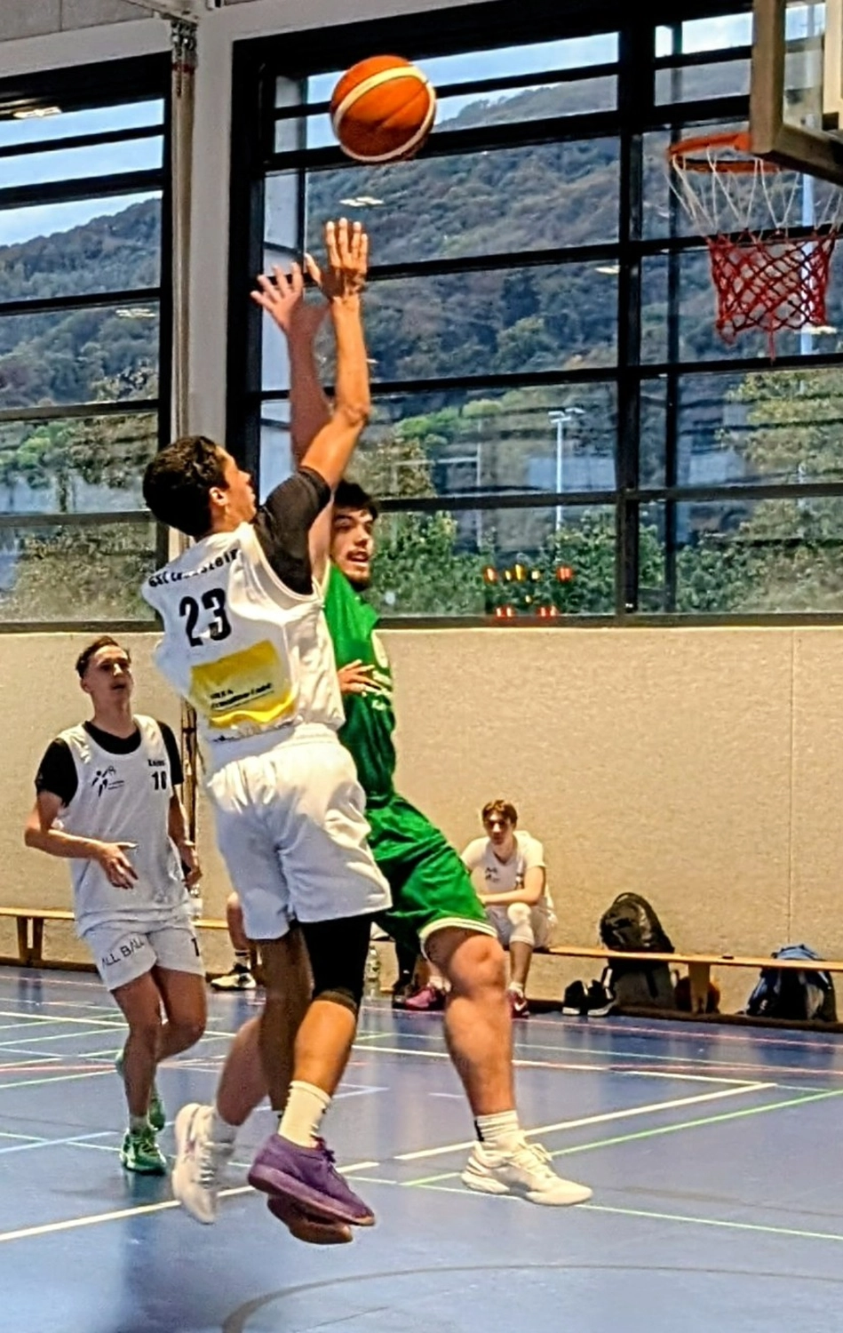 Grundschulliga Rhein-Lahn e.V. - Basketball  Sportverein - Noah mit einem perfekten Schuss.