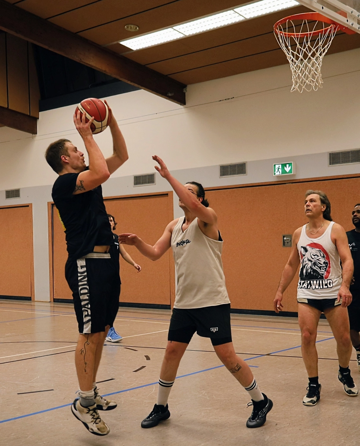 Grundschulliga Rhein-Lahn e.V. - Basketball  Sportverein - Leon mit einem perfekten Schuss.